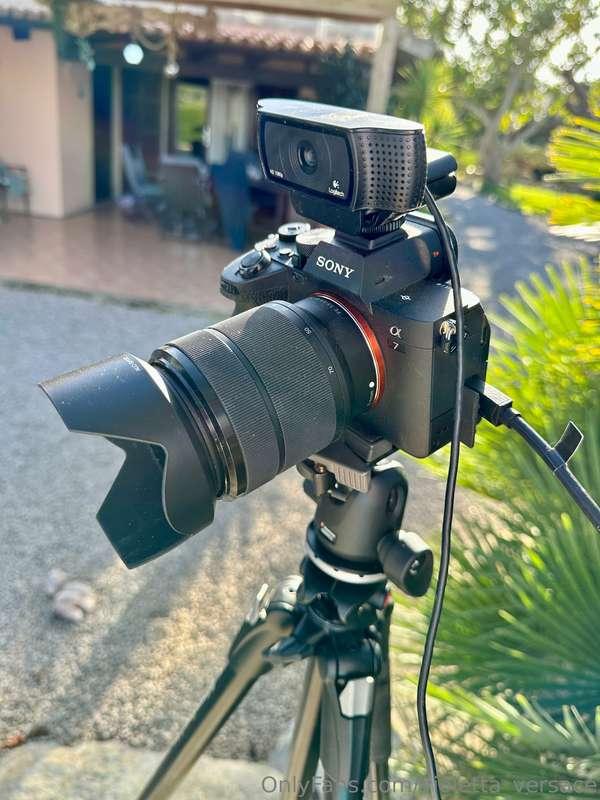 in ca 15 min ist live-stream-time hier :-) Outdoor a Pool !