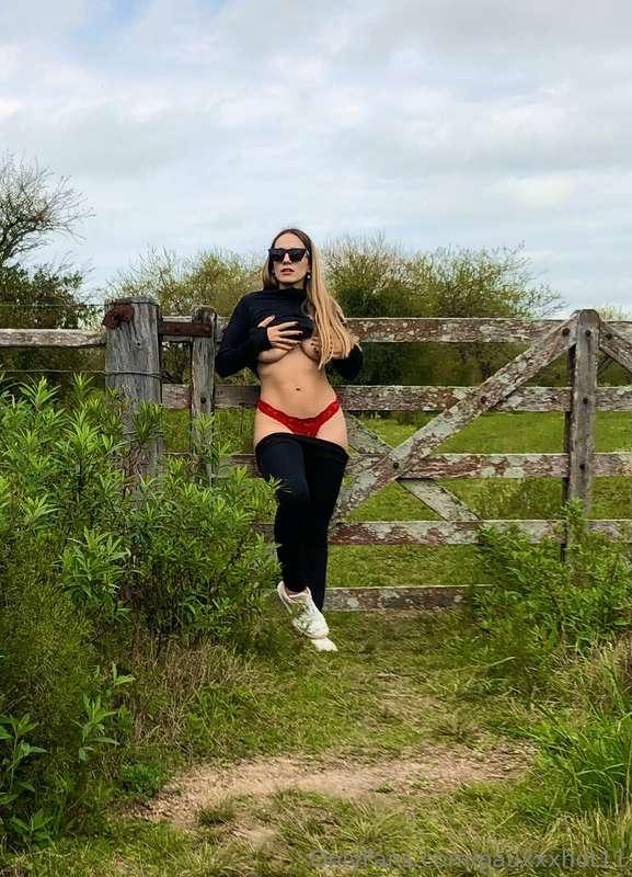 Subscribe to see how I get naked at the gate and the neighbo..