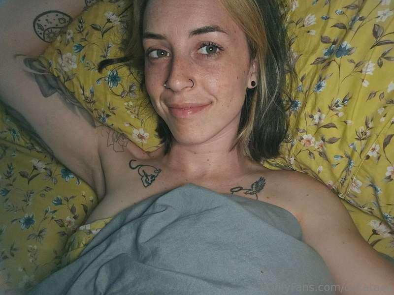 Laying in bed naked.. you coming over? 😏