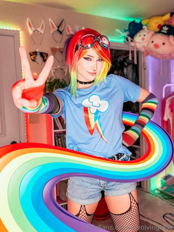 **RainbowDash Cosplay** 🌈

No energy to reply to DM’s until ..