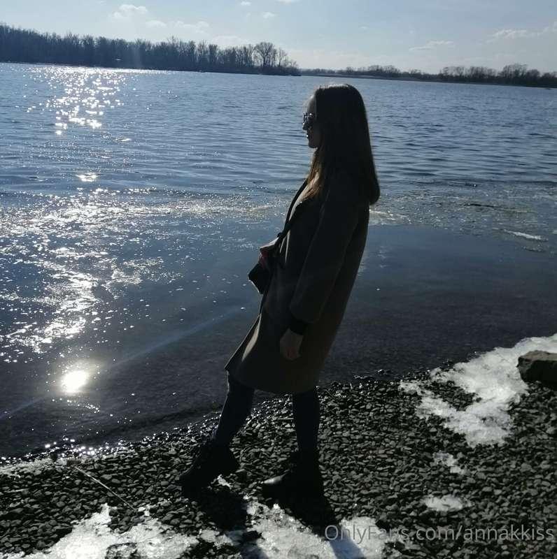 I want to go to the warm sea in the summer and have crazy se..