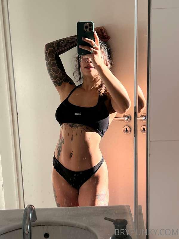 front ✨
| in love with these selfies, sorry the dirty in the..