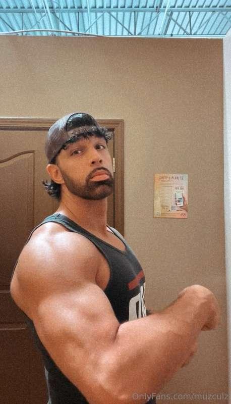 a little holiday flex for you muscle enjoyers 😉