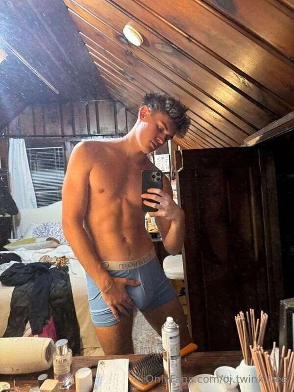 u guys need to sub to my friend jack... hes a 18 yo college ..