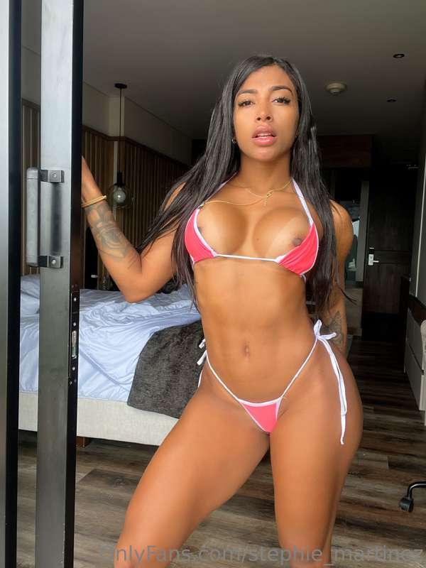 Do you like how my bikini looks 👙🤤🔥🔥