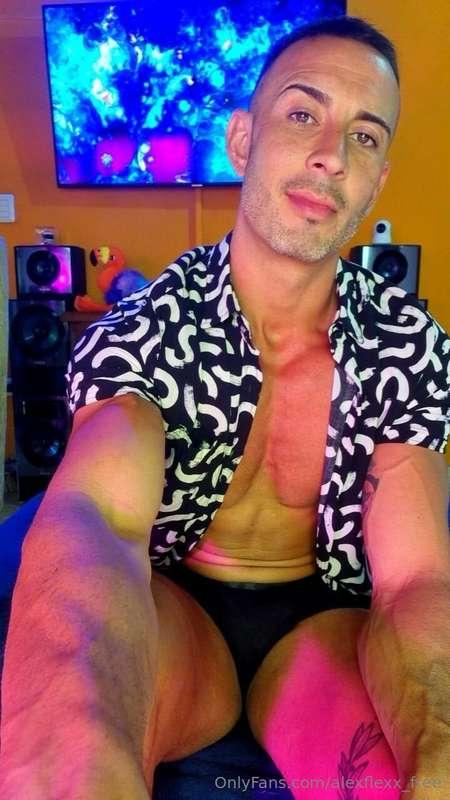 🔥🎥THE KING OF LIVE STREAM🎥🔥🔞*FREE FREE FREE*🔞CHECK & FOLLOW ..