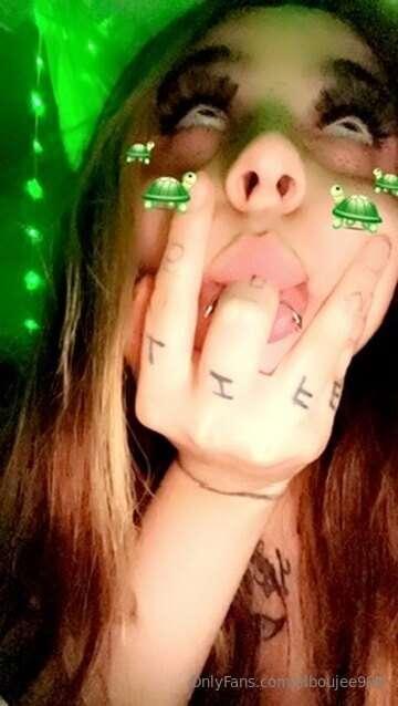 craving for some dck right now!!! DM me and let's play 😈🍆