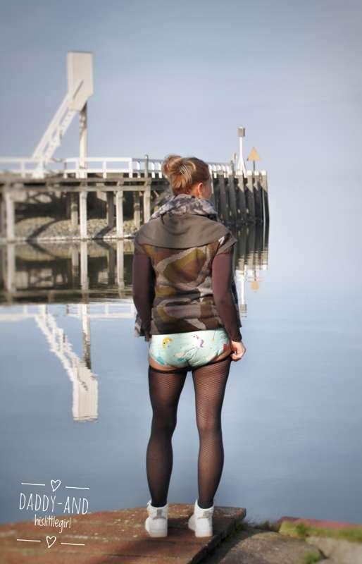 Naughty nautical sightseeing 