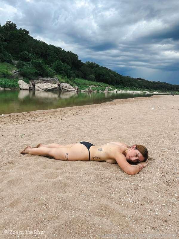 zoebytheriver image #0