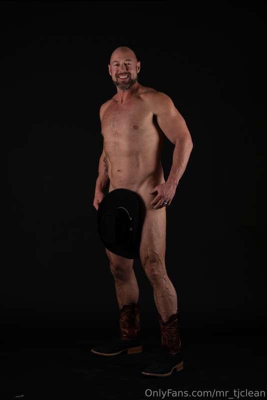 You have no idea how hard my dick is under his hat 😏