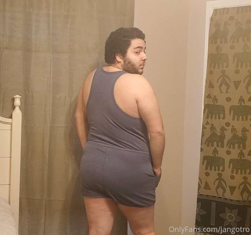 Was feeling depressed so I thought throwing on an old outfit..