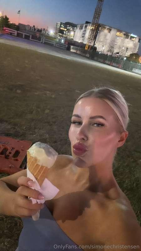 👅