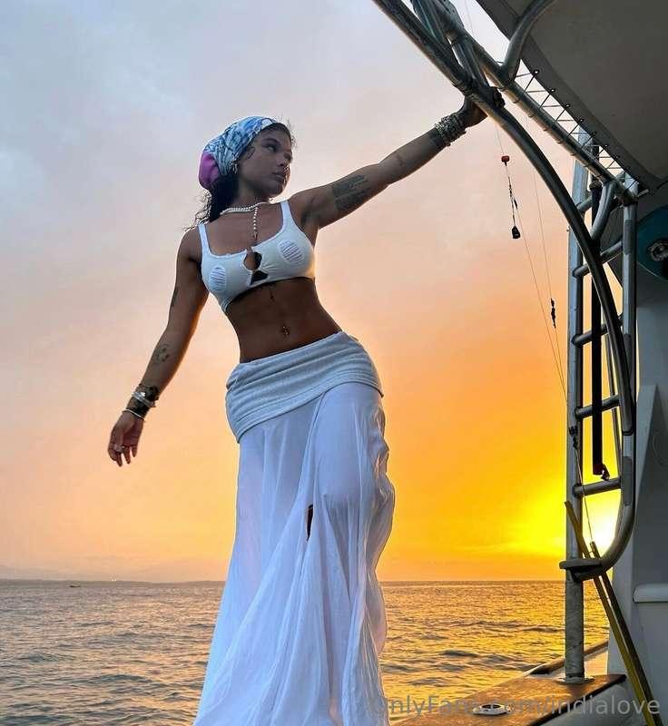 Meet me by the sunset 🌅