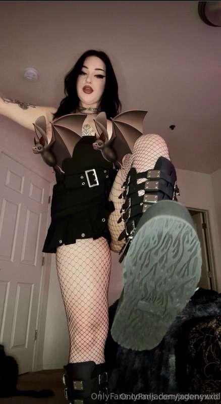 🖤🔥 Dominance & Teasing… Can You Handle It? 🔥🖤I don’t ask. I ..
