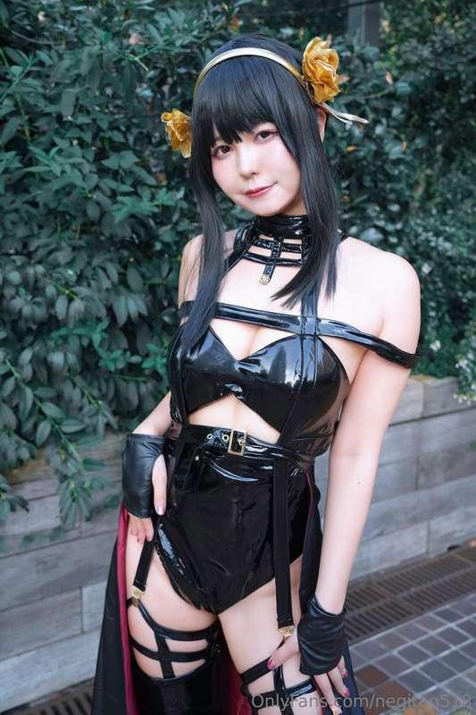 Yol-san cosplay from an anime called Spy Family.❤️ Photograp..