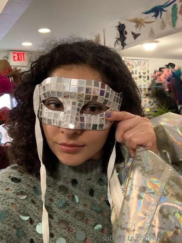Mood: https://youtu.be/hAx6mYeC6pY?si=Qvn6fU36oX3PisKW 🪩 

T..