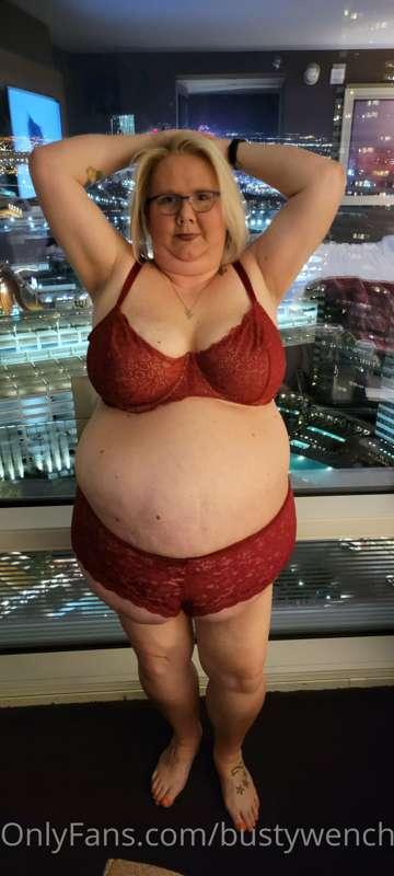 Hey there lovelies! Don't forget at 10pm ET/7PM PT I will be..