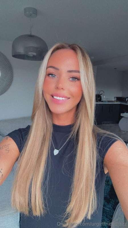 POV: im smiling because you subbed😂😊 https://onlyfans.com/ja..