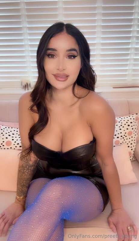 Do you know how wet this pussy is ?! 💦
