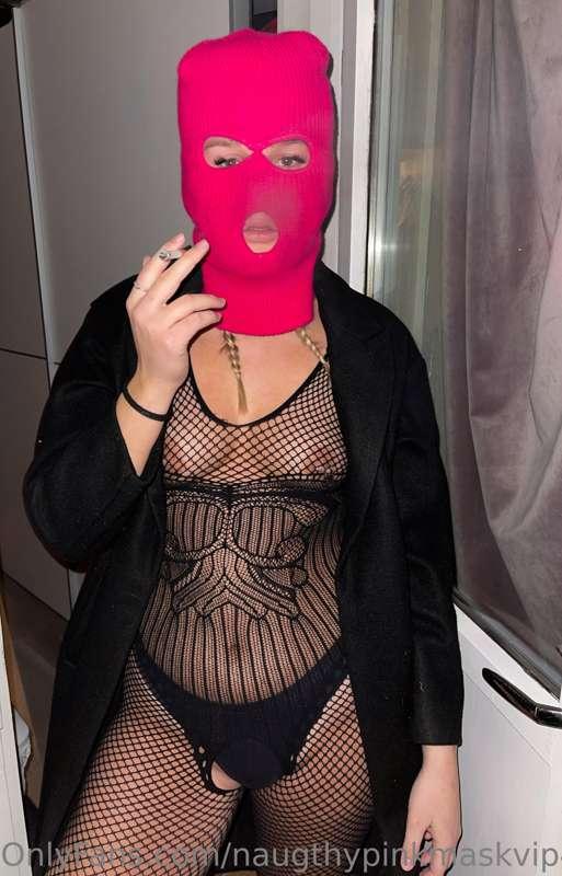 Would you drag me to bed?😏