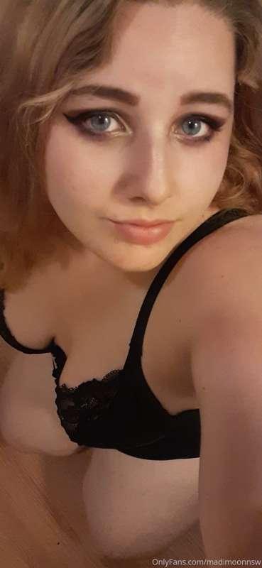Making content tonight 😘 for this becoming a paid subscripti..