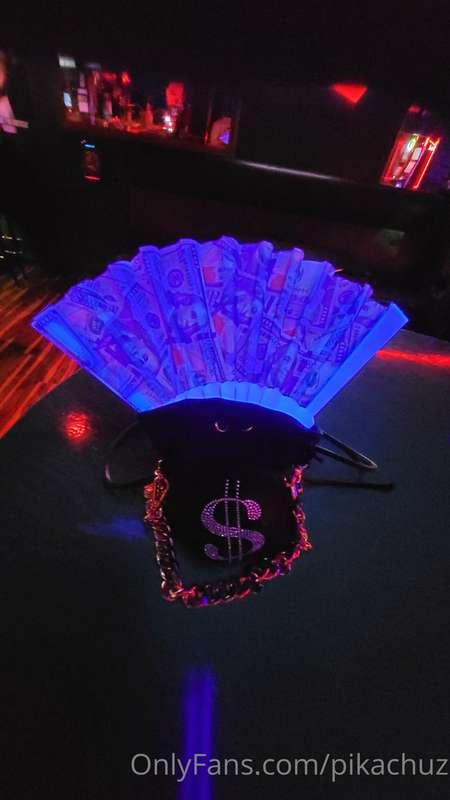 Fill my bag with BLUE MONEY! 💙💦😇