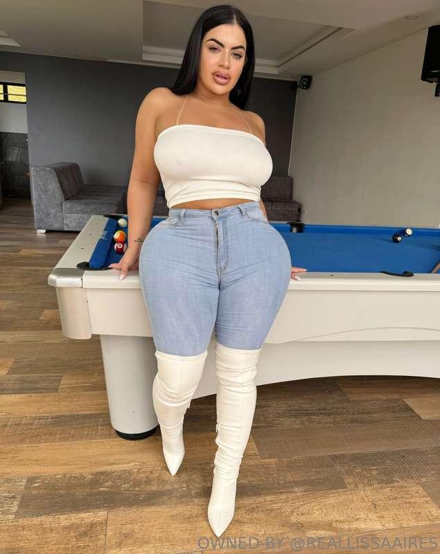  Are you a yoga pants guy or a dress guy?🫢 🫢