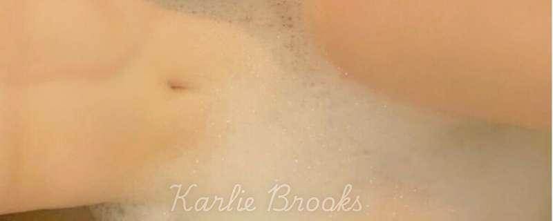 Bubble bath to close the night out 🙈