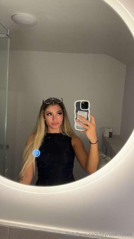 my other page is better 😛https://onlyfans.com/only-lily/c4 🤍