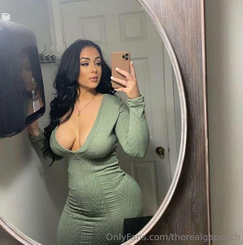All eyes on me, as they should be 😘
