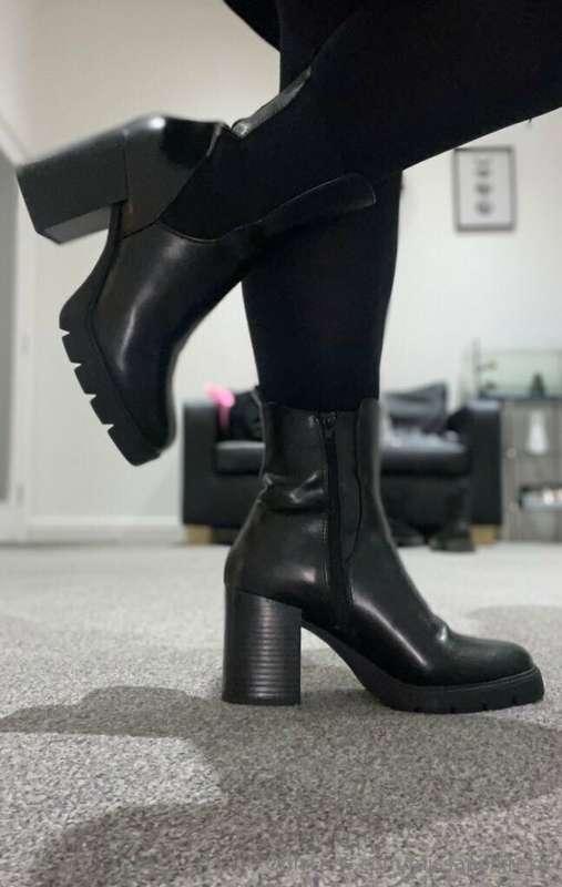 Who likes my new boots?