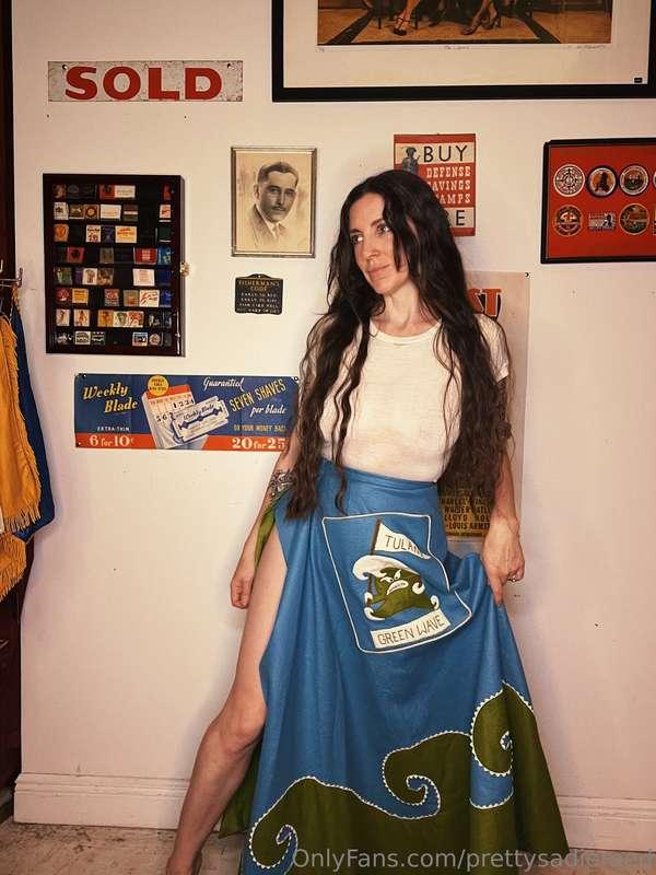 A vintage Tulane poodle skirt (circa 1960s/70s) and a perfec..