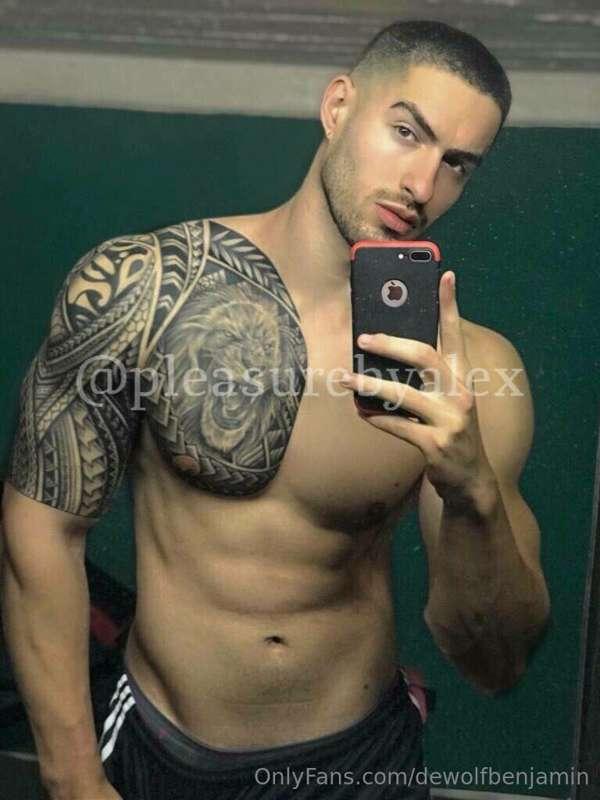 😈🔥Unleash Your Desires with @PleasureByAlex🔥😈

• Experience ..