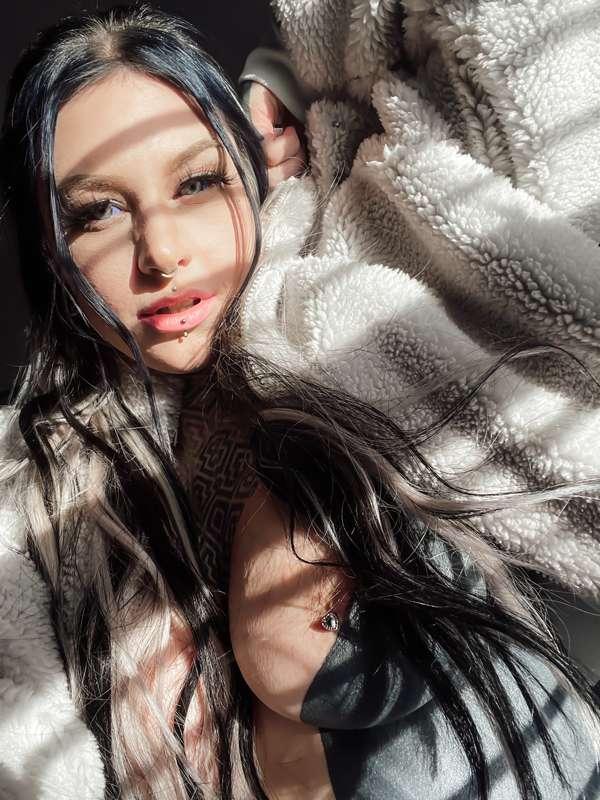 Woke up snuggly 🤗 This weekend was so much fun but I’m so ti..