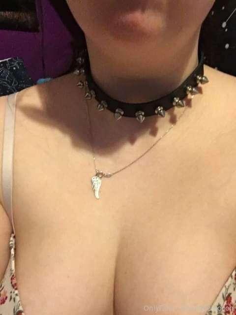 Out take from my previous collar pic. It’s too big
