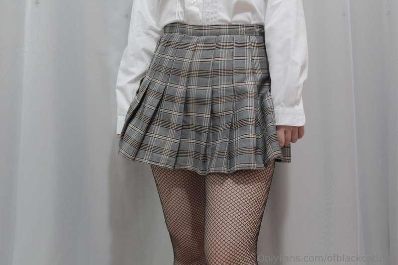 Do you like this skirt? | 你喜欢这条裙子吗？