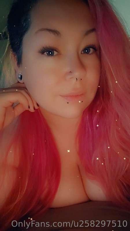 How is your Sunday so far? 🖤🥰