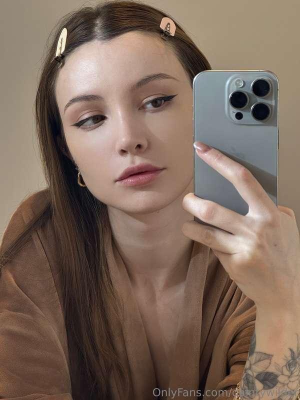 I know exactly what this look does… and no, I’m not sorry. O..