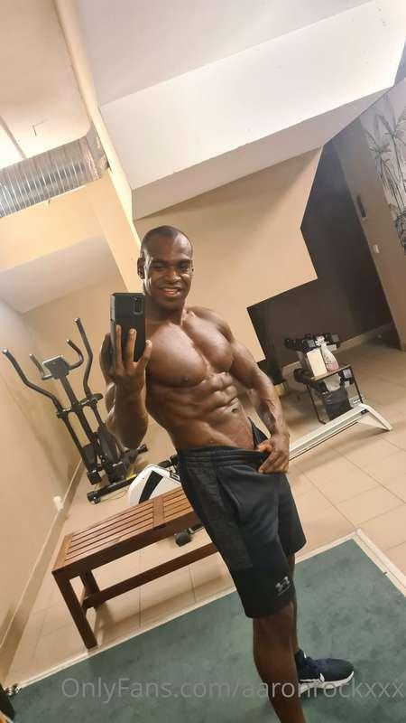 After a proper training session in the gym of the hotel. Alm..