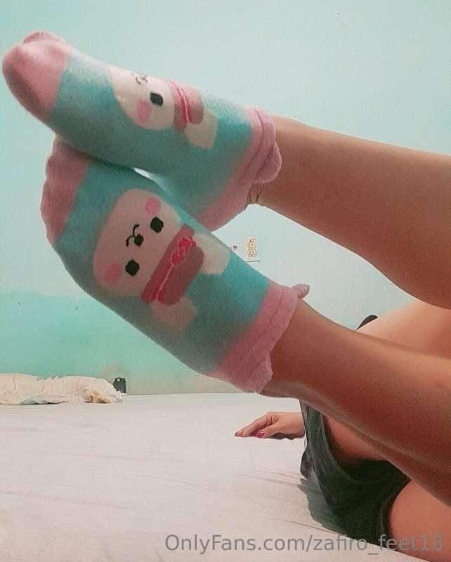 Asi se ven mis calcetas de orejitas de conejo 🐰😊👣
