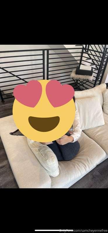 where my feet lovers at??? 🦶🏼🦶🏼🦶🏼💅🏼