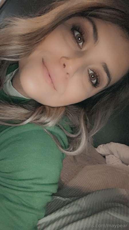 •such a sexy, sexy, pretty little thing•