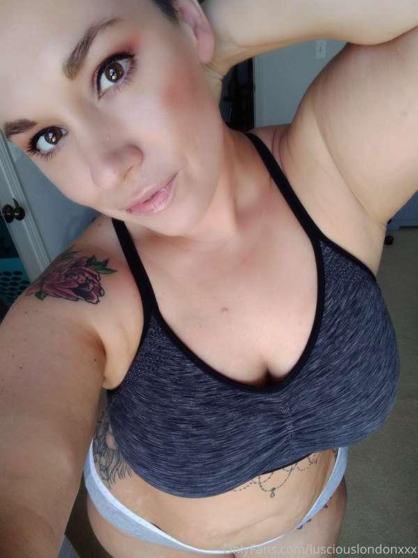 Off to the lame job then back this afternoon to make CUSTOMS..