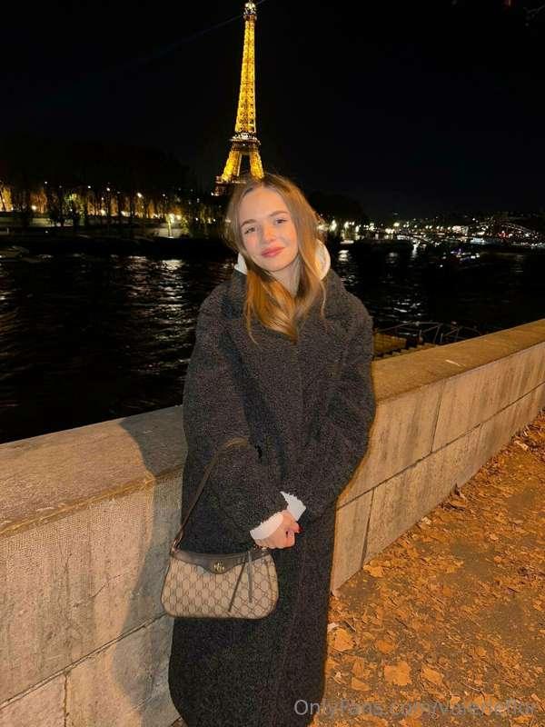 I flew to Paris 😍 🇫🇷 I like this city very much, earlier whe..