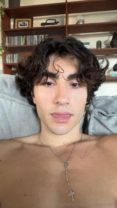 thinking about covering my chest rn 🤤💦