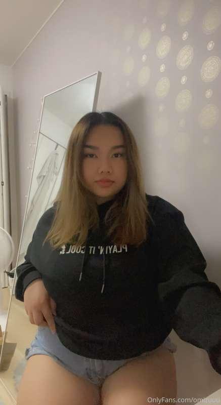 I wonder what's hiding underneath that hoodie🙈