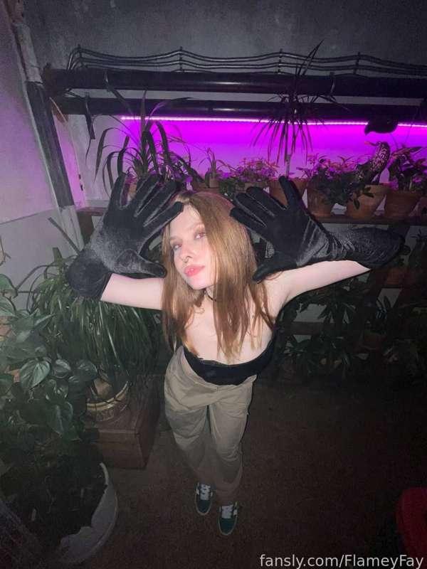 The Queen of plants is here :3

✦ #fyp #tiktok #petite #bitch #girlnextdoor #alternative #cute #petite #anime #teen ✦