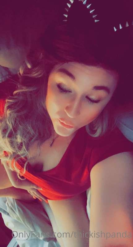 Oh such a bad kitty 😺. Watch my bare breast bounce as I feel..