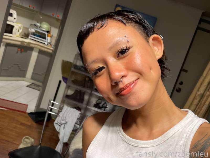 
:) :* :p :T 

#Asian #Filipina #shorthair #pierced #sfw #selfie