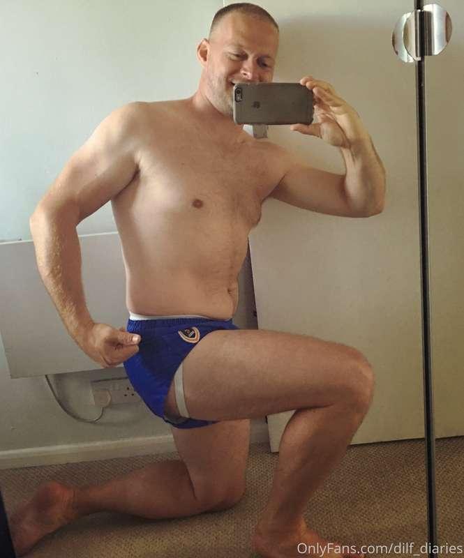 Shaved head and rugby jockstrap flash 😛